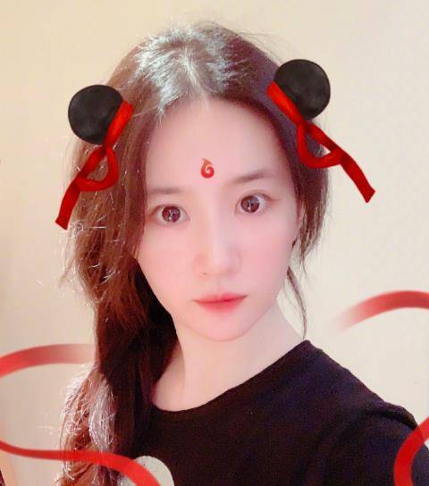 苹果刘亦菲版
:曝刘亦菲刘涛10多年前照片，如今刘亦菲几乎未变，刘涛越显成熟
