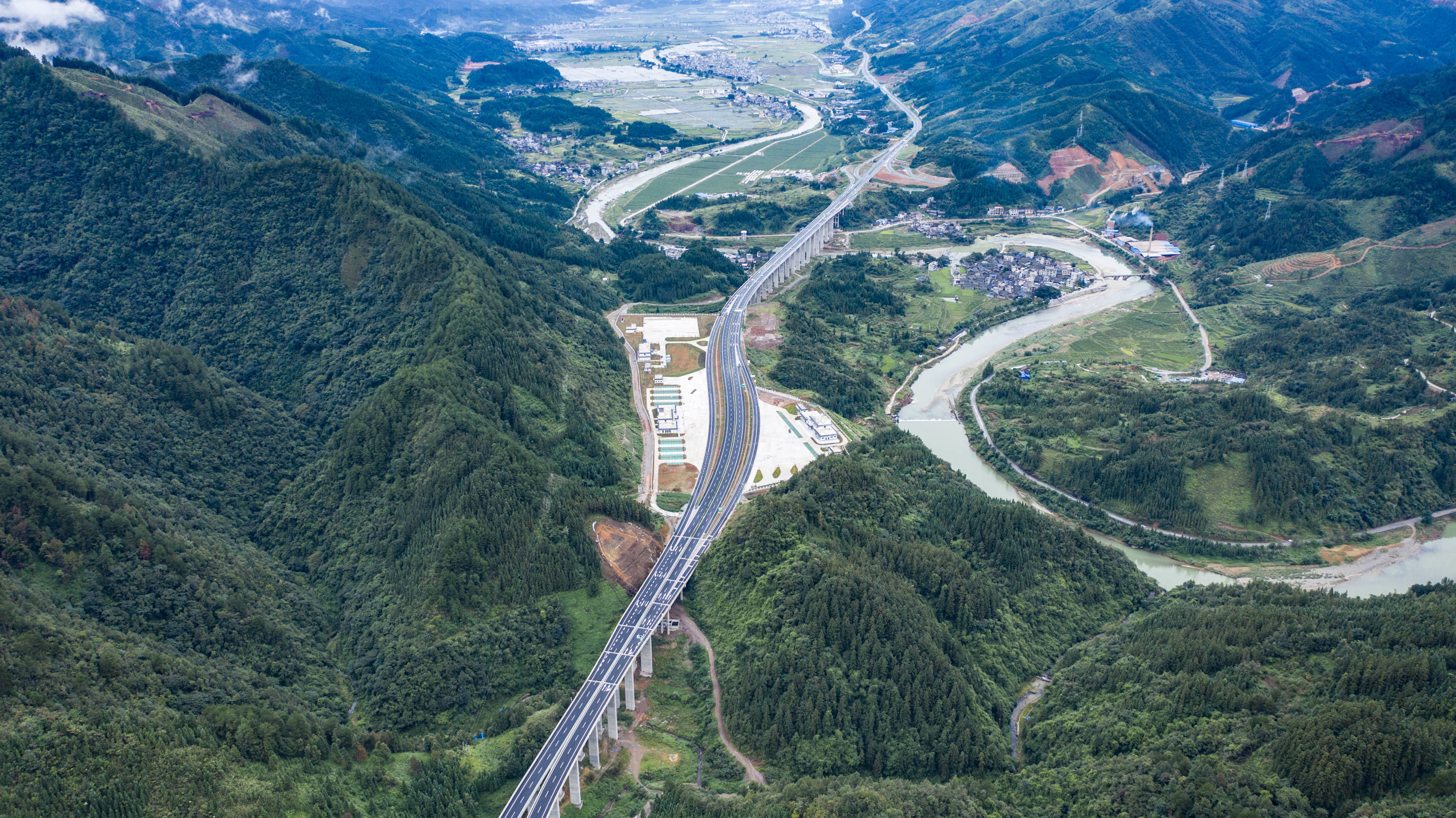 贵州高速安卓版贵州高速公路集团有限公司丁振